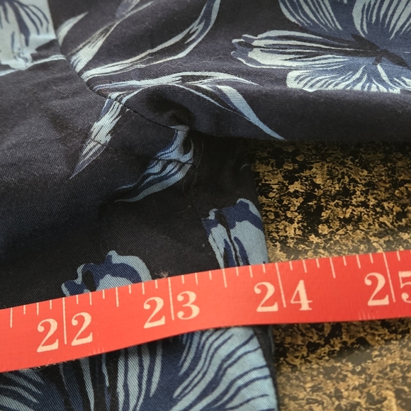 Chiliwear Ole Miss Blue Floral Men's Hawaiian Shirt Short Sleeve Est. Size XL - Picture 11 of 12